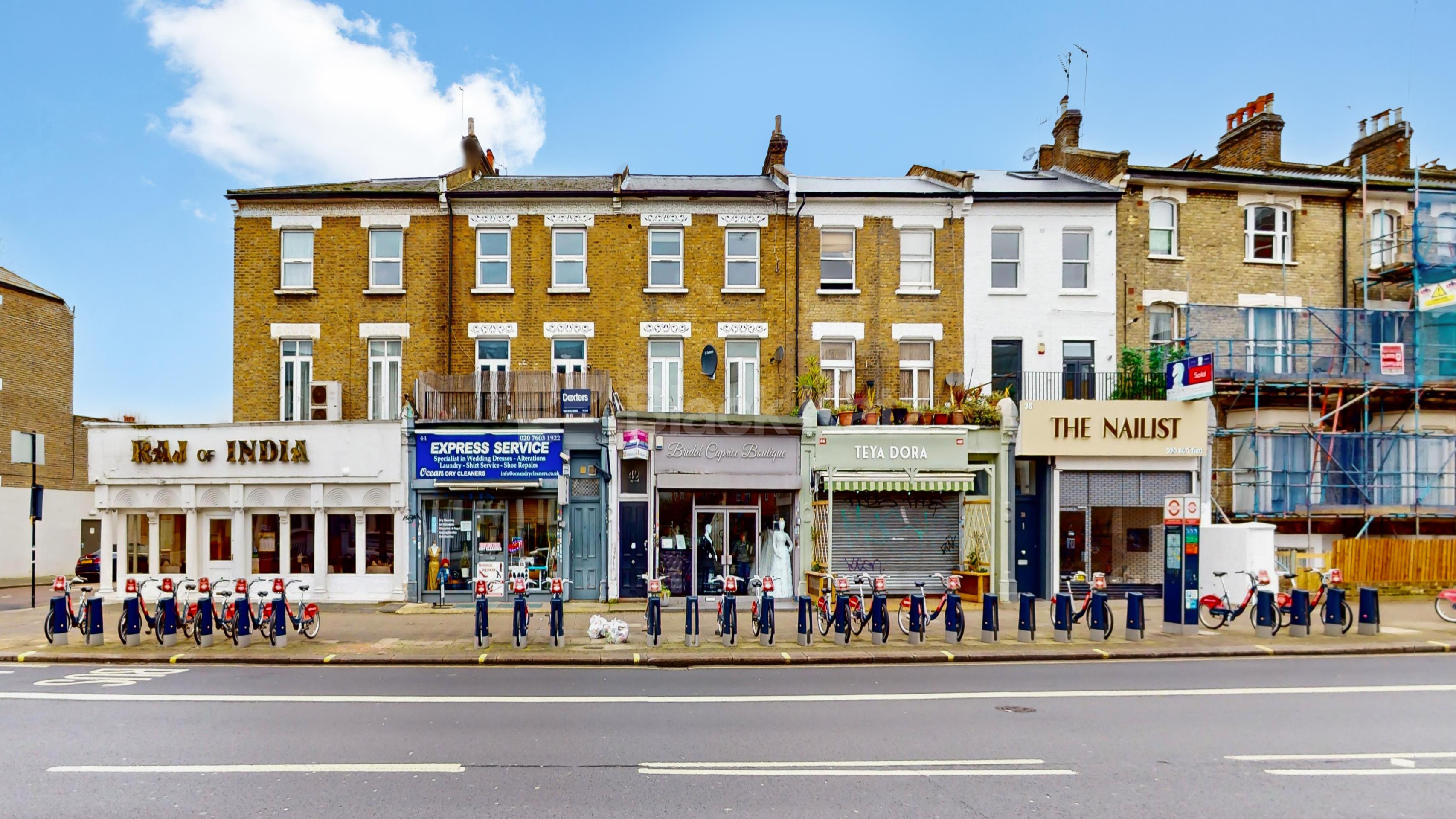 			2 Bedroom, 1 bath, 1 reception Flat			 Shepherds Bush Road, Shepherds Bush W6